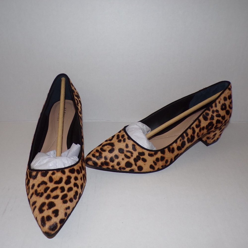 ALFANI Women Pointed Toe Pumps